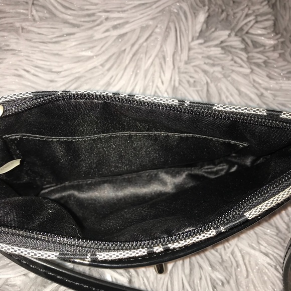 Sold - Picture 6 of 6